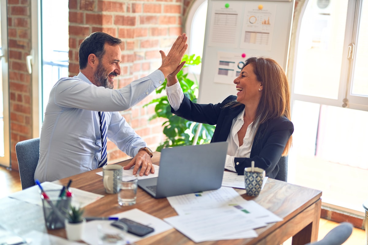 Pourquoi externaliser son community management à un freelance plutôt qu'une agence